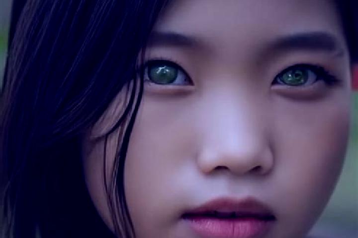 Mila, 34, a chestnut green-eyed asian companion based in Strathdale. Offering Erotic Massage, GFE, CIM. Available for incall and outcall, day and evening dates.