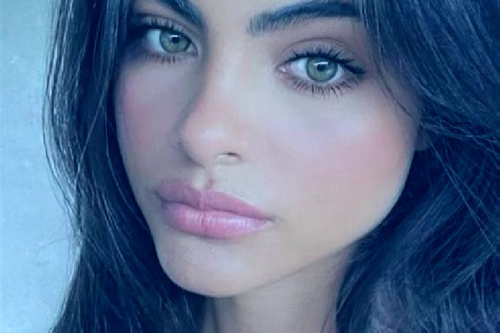 Mila, 34, a red green-eyed indian companion based in Scorcelletti. Offering Duos, 69, Overnight, BDSM, Party Girl. Available for incall and outcall, overnigh...