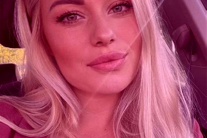 Mila, 35, a blonde hazel-eyed mixed companion based in Buran. Offering Couples, CIM, Tantra, Dinner Date, Striptease. Available for incall and outcall, day a...