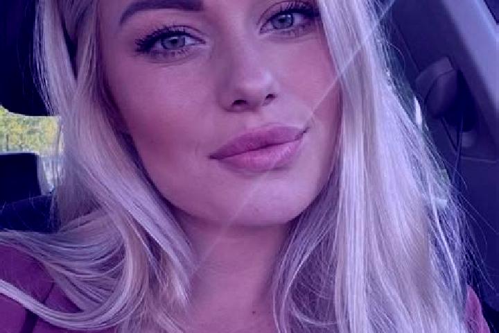 Mila, 35, a blonde hazel-eyed mixed companion based in Hausten. Offering Tantra, Prostate Massage, Duos, 69. Available for incall and outcall, overnight book...