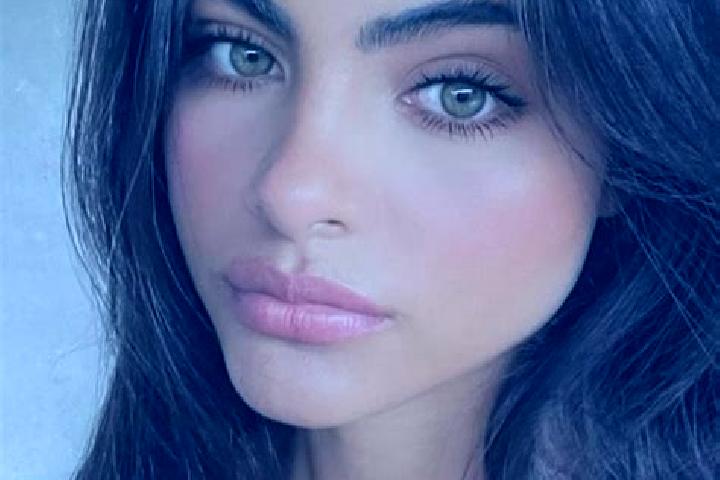 Mila, 35, a dark blonde green-eyed indian companion based in Pesquera. Offering Dinner Date, Massage, GFE, Tantra, Couples. Available for incall and outcall,...