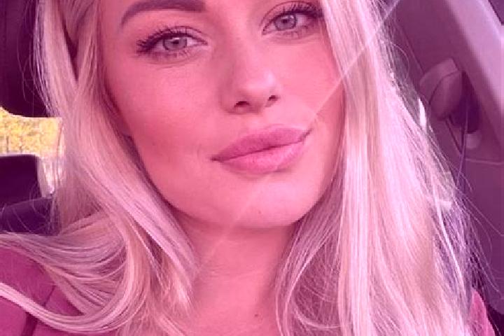 Mila, 36, a blonde hazel-eyed caucasian companion based in Hedge End. Offering Couples, BDSM, 69. Available for incall and outcall, day and evening dates.