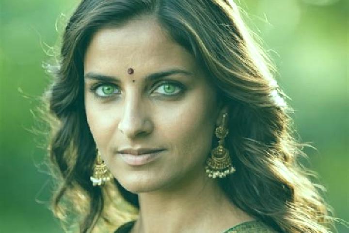 Mila, 36, a brunette green-eyed indian companion based in Tawas City. Offering Couples, Travel Companion, Fetish. Available for incall and outcall, overnight...