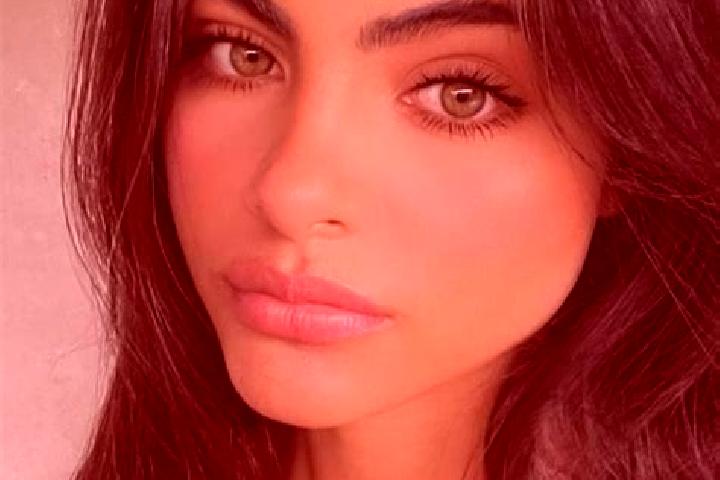 Mila, 36, a brunette grey-eyed caucasian companion based in Pescaria Brava. Offering Girlfriend Experience, Dinner Date, A-Level. Available for incall and ou...
