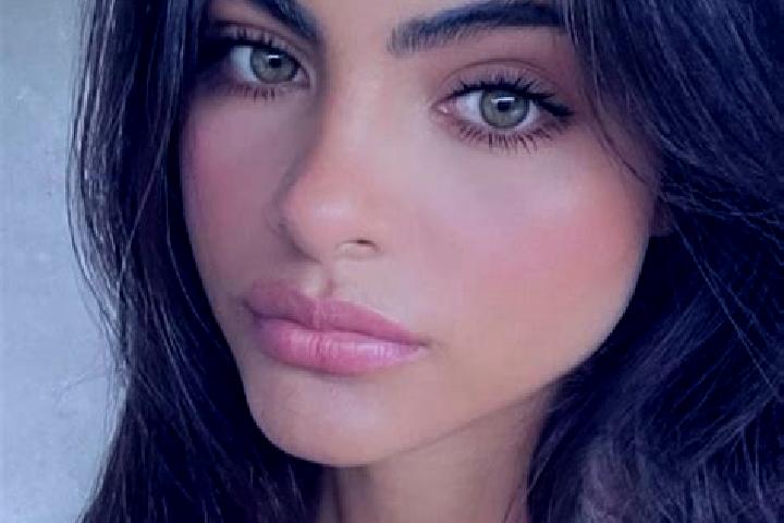 Mila, 36, a chestnut grey-eyed indian companion based in Algemesi. Offering Party Girl, Roleplay, Dinner Date. Available for incall and outcall, overnight bo...