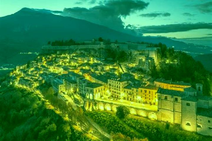 Mila, 36 — Escort in Pagliare, Italy