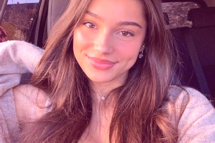Mila, 37, a brunette blue-eyed asian companion based in Saerkaenniemi. Offering Prostate Massage, Tantra, Party Girl, Girlfriend Experience, Overnight. Avail...