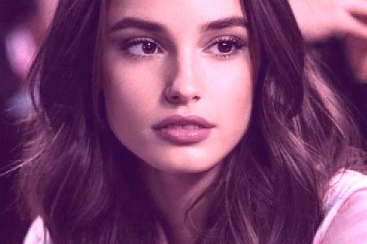 Mila, 37, a brunette brown-eyed middle eastern companion based in West Dennis. Offering BDSM, Striptease, Deep French Kissing, OWO. Available for incall and ...