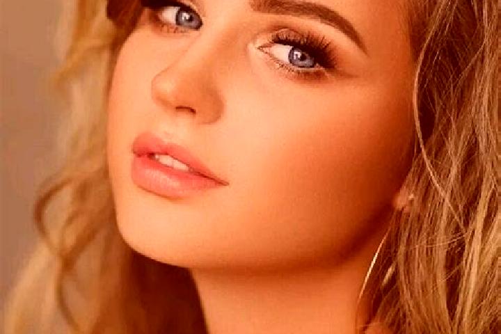 Mila, 37, a dark blonde blue-eyed mediterranean companion based in Ravascletto. Offering Couples, Overnight, Dinner Date, OWO, BDSM. Available for incall and...