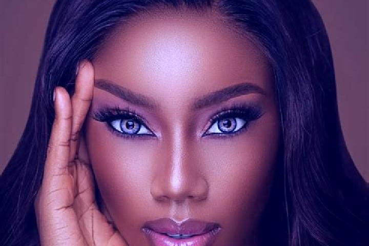 Mila, 37, a red blue-eyed ebony companion based in Collbran. Offering Deep French Kissing, Roleplay, GFE. Available for incall and outcall, day and evening d...