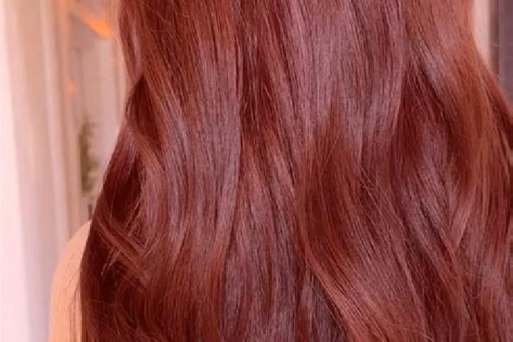 Mila, 37, a red brown-eyed european companion based in Embauba. Offering CIM, Striptease, OWO, Fetish. Available for incall and outcall, day and evening dates.