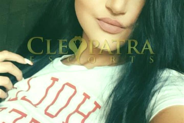Mila, 38, a auburn amber-eyed mediterranean companion based in Martigny-Ville. Offering Tantra, OWO, Dinner Date, Girlfriend Experience, Prostate Massage. Av...