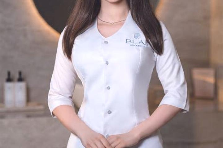 Mila, 39, a chestnut blue-eyed caucasian companion based in Villaviciosa. Offering GFE, Tantra, Erotic Massage, Domination. Available for incall and outcall,...