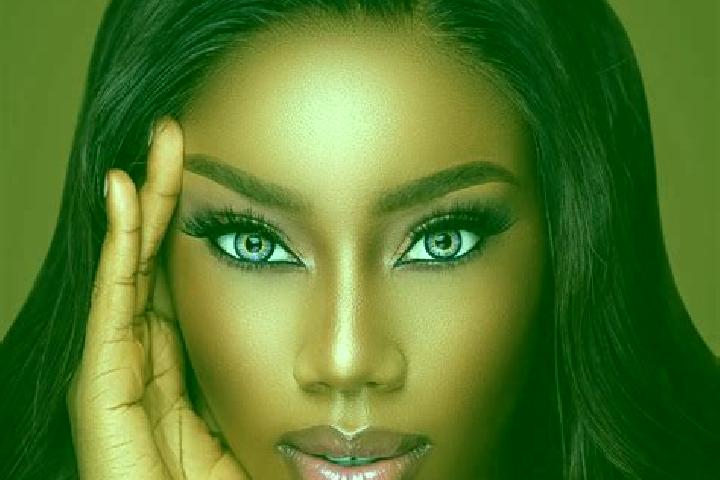 Mila, 39, a red blue-eyed ebony companion based in Mornington. Offering CIM, Striptease, Dinner Date, Roleplay. Available for incall and outcall, day and eve...