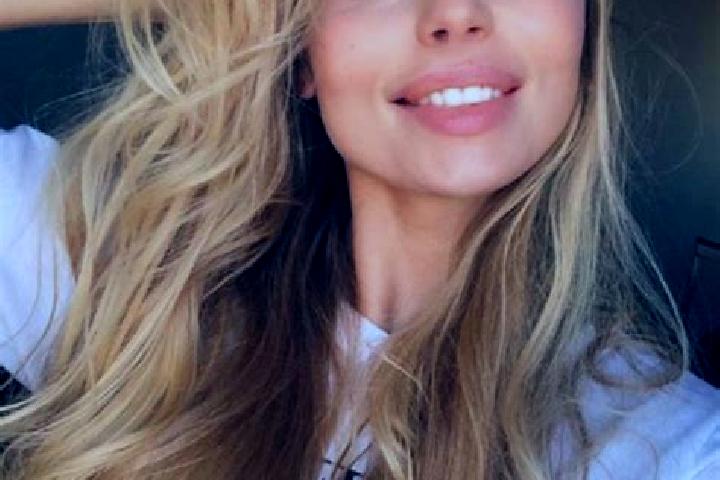 Naomi, 20, a blonde amber-eyed ebony companion based in Ingrandes. Offering GFE, Travel Companion, Dinner Date. Available for incall and outcall, overnight b...