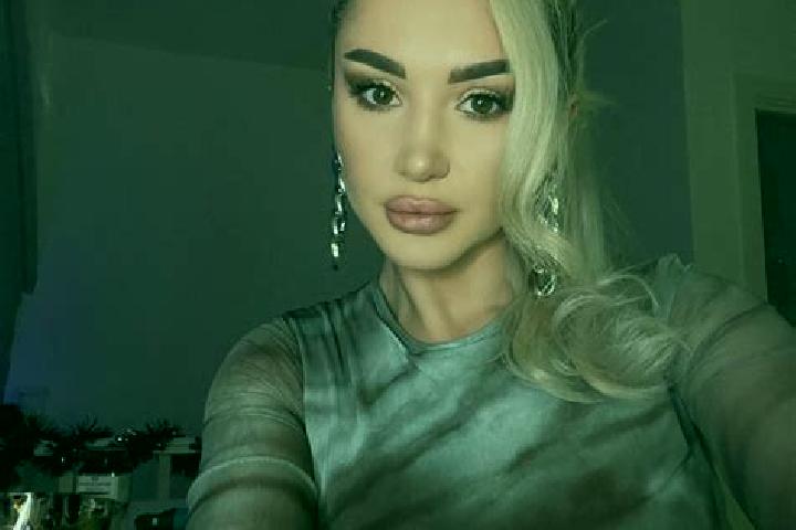 Naomi, 20, a blonde brown-eyed caribbean companion based in Kazanow. Offering Striptease, Tantra, GFE, Travel Companion. Available for incall and outcall, da...