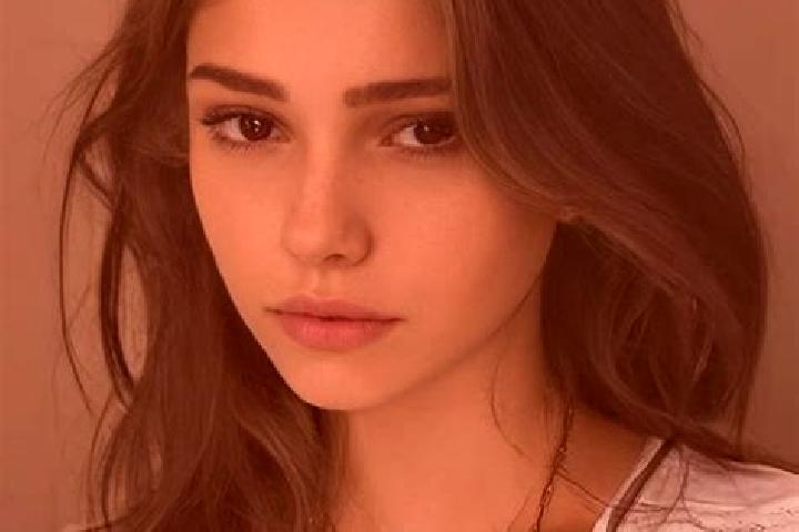 Naomi, 20, a chestnut dark-eyed slavic companion based in Terlizzi. Offering Roleplay, Massage, OWO, Overnight. Available for incall and outcall, overnight b...