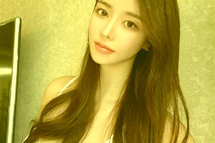 Naomi, 20 — Escort in Jiangfeng, China