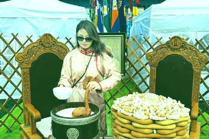 Naomi, 20 — Escort in Mandalgovi, Mongolia