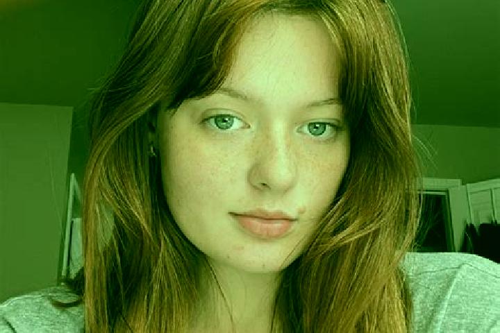 Naomi, 21, a auburn grey-eyed european companion based in Escopete. Offering GFE, CIM, Dinner Date. Available for incall and outcall, day and evening dates.