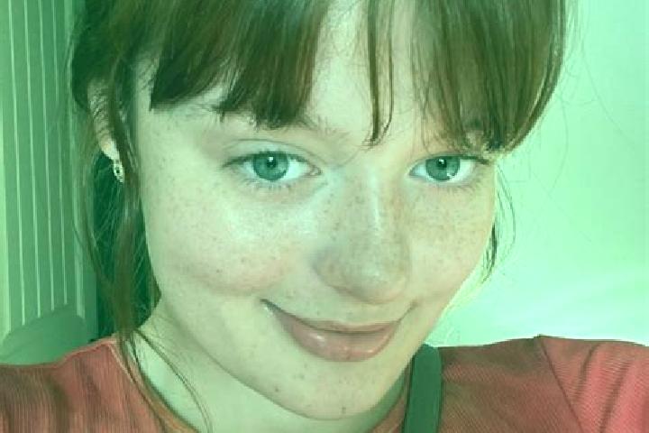 Naomi, 21, a red grey-eyed asian companion based in Beaucaire. Offering Duos, OWO, BDSM. Available for incall and outcall, day and evening dates.