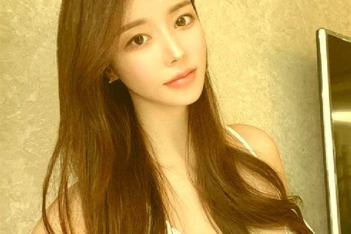 Naomi, 21 — Escort in Baoxu, China