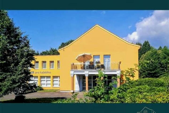 Naomi, 21 — Escort in Mezibori, Czech Republic