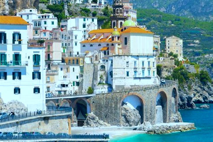 Naomi, 21 — Escort in Pozzomaggiore, Italy