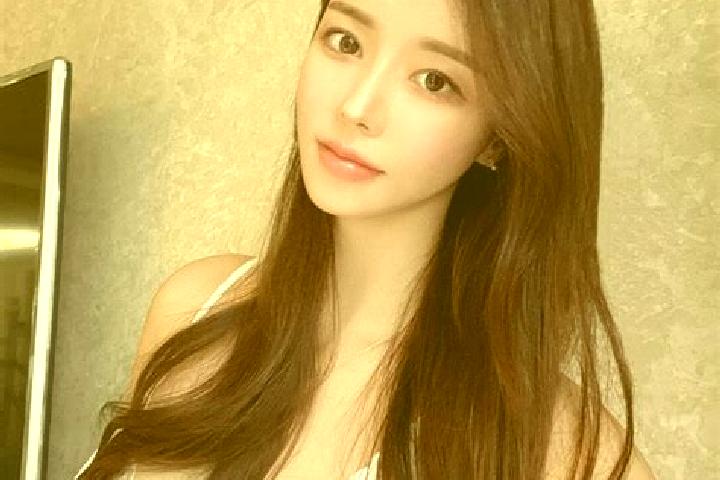 Naomi, 21 — Escort in Shalizhai, China