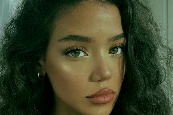 Naomi, 22, a black brown-eyed ebony companion based in Autreville. Offering Domination, BDSM, OWO, Duos. Available for incall and outcall, day and evening da...