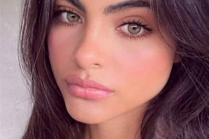 Naomi, 22, a brunette green-eyed latina companion based in Duyure. Offering GFE, 69, Party Girl, Prostate Massage. Available for incall and outcall, overnigh...