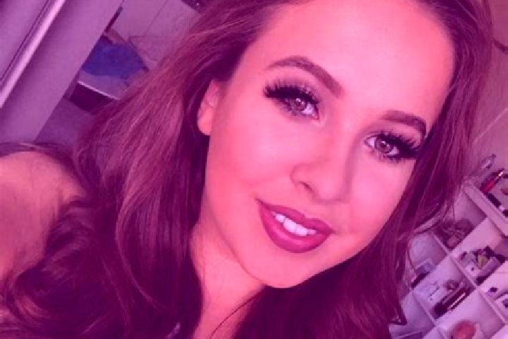 Naomi, 22, a red dark-eyed mediterranean companion based in Hermannsburg. Offering A-Level, Tantra, BDSM, Domination, OWO. Available for incall and outcall, ...