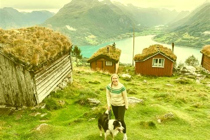 Naomi, 22 — Escort in Berkak, Norway