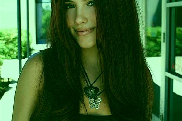 Naomi, 23, a auburn dark-eyed mixed companion based in Samad. Offering Domination, OWO, CIM. Available for incall and outcall, overnight bookings available.