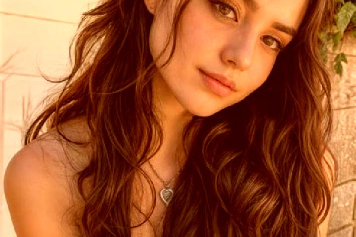 Naomi, 23, a brunette hazel-eyed caucasian companion based in Nehrovo. Offering Deep French Kissing, CIM, Tantra, Couples, Overnight. Available for incall an...