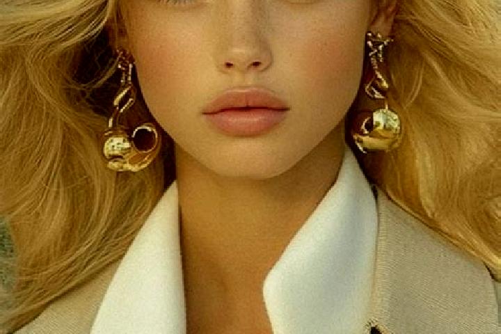 Naomi, 23, a dark blonde amber-eyed ebony companion based in Navis. Offering CIM, OWO. Available for incall and outcall, day and evening dates.