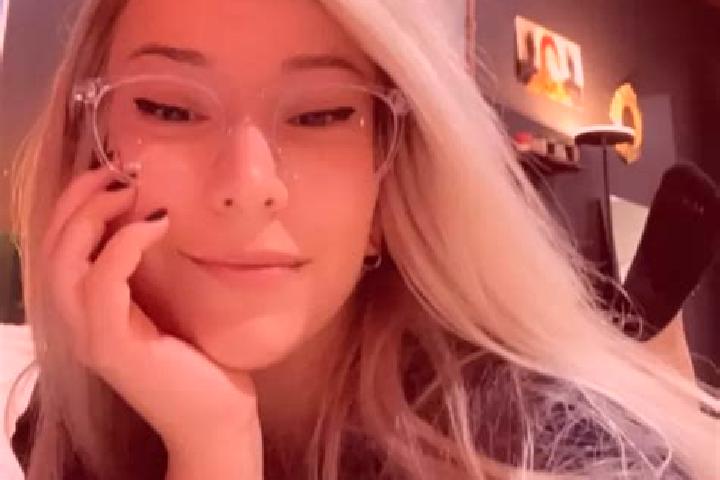 Naomi, 23, a dark blonde dark-eyed mediterranean companion based in Ahualulco de Mercado. Offering Roleplay, Dinner Date, CIM. Available for incall and outca...