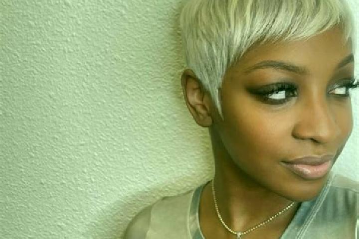 Naomi, 23, a platinum blonde amber-eyed ebony companion based in Dobeni. Offering Party Girl, Duos, 69. Available for incall and outcall, overnight bookings ...