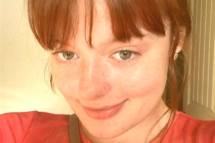 Naomi, 23, a red brown-eyed caucasian companion based in Chitoveni. Offering Travel Companion, BDSM, Domination. Available for incall and outcall, day and ev...