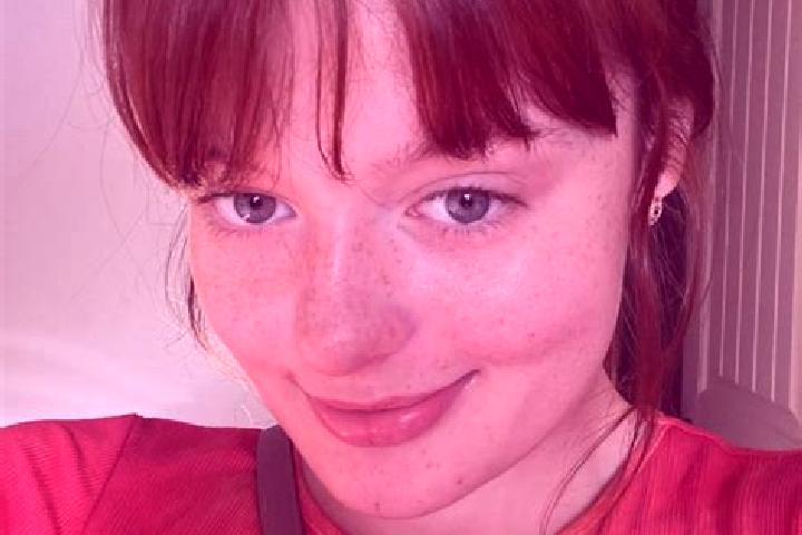 Naomi, 23, a red green-eyed mixed companion based in Llanfachraeth. Offering Girlfriend Experience, Fetish, OWO, Couples. Available for incall and outcall, d...