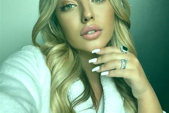 Naomi, 23 — Escort in Bernovo, Russia
