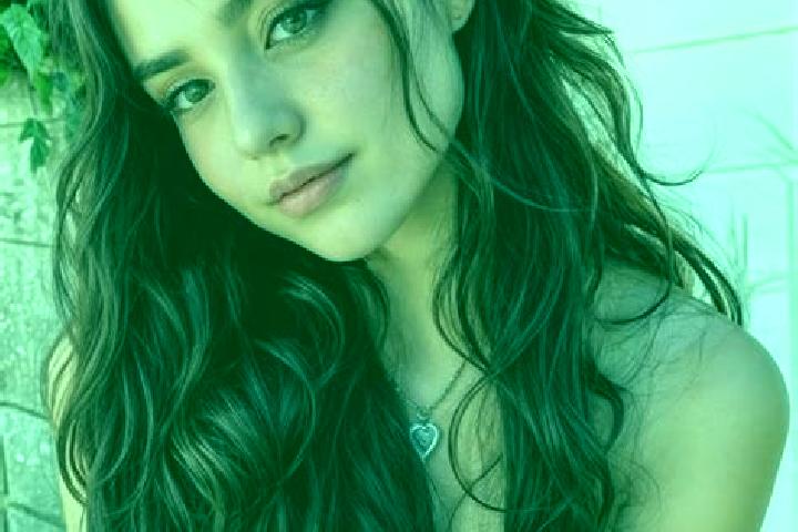 Naomi, 24, a auburn blue-eyed latina companion based in Sala Bolognese. Offering Erotic Massage, Prostate Massage, Girlfriend Experience, Party Girl, CIM. Av...