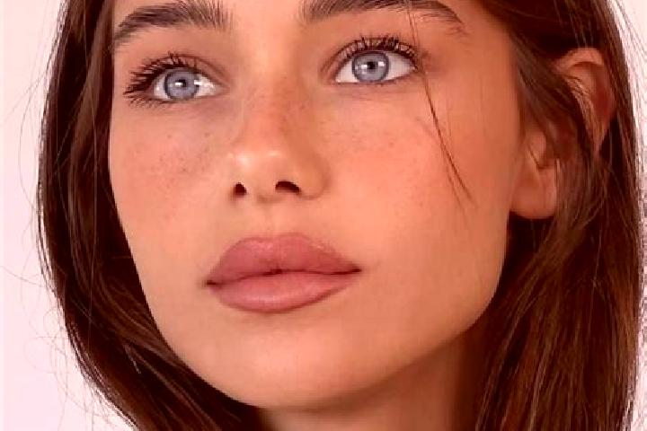 Naomi, 24, a brunette amber-eyed latina companion based in Massa di Somma. Offering 69, Deep French Kissing, OWO, Striptease. Available for incall and outcal...