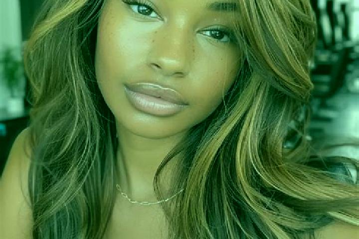 Naomi, 24, a dark blonde dark-eyed caribbean companion based in Greendale. Offering OWO, Striptease, Tantra, Domination. Available for incall and outcall, da...
