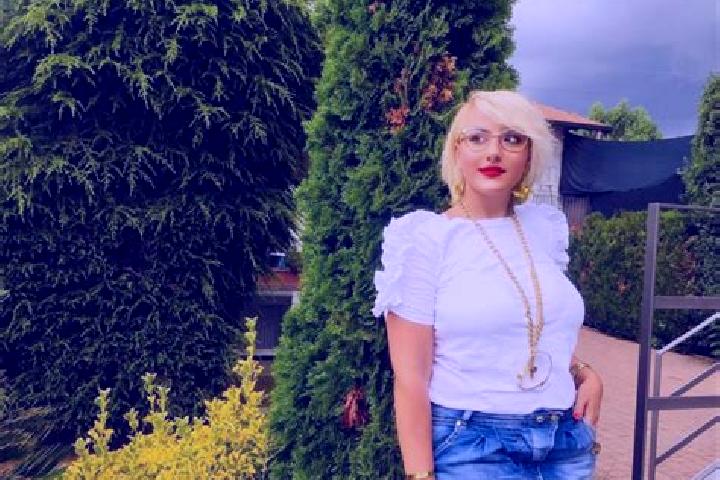 Naomi, 24 — Escort in Csecse, Hungary