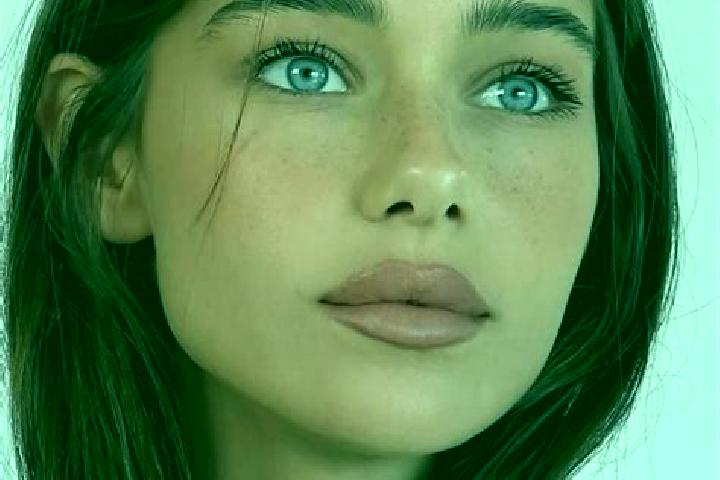 Naomi, 25, a brunette grey-eyed caucasian companion based in Alesheim. Offering Overnight, Tantra, 69. Available for incall and outcall, day and evening dates.