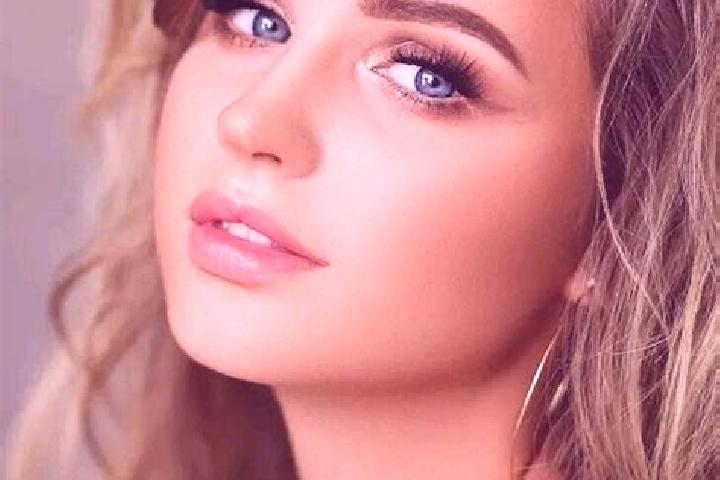Naomi, 25, a dark blonde blue-eyed mediterranean companion based in Livenka. Offering BDSM, Prostate Massage, Fetish, CIM, Tantra. Available for incall and o...