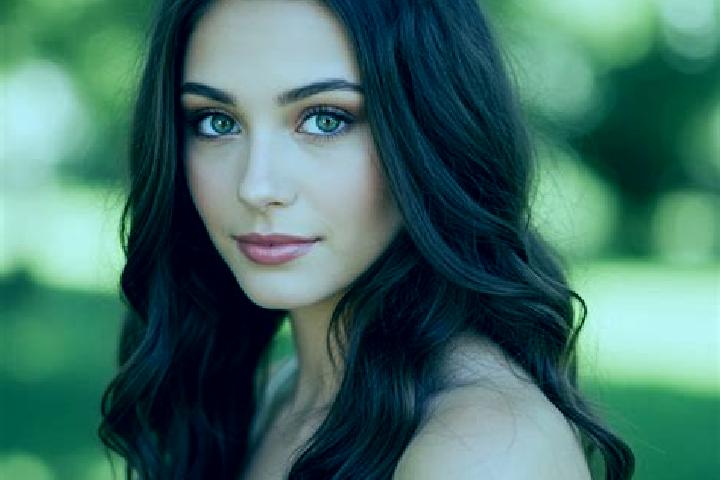 Naomi, 25, a dark blonde hazel-eyed caucasian companion based in Prevalec. Offering Girlfriend Experience, Travel Companion, GFE, Deep French Kissing. Availa...