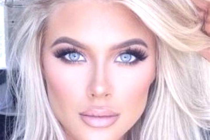 Naomi, 25, a platinum blonde dark-eyed mixed companion based in Bilbao. Offering CIM, BDSM, Dinner Date. Available for incall and outcall, day and evening da...