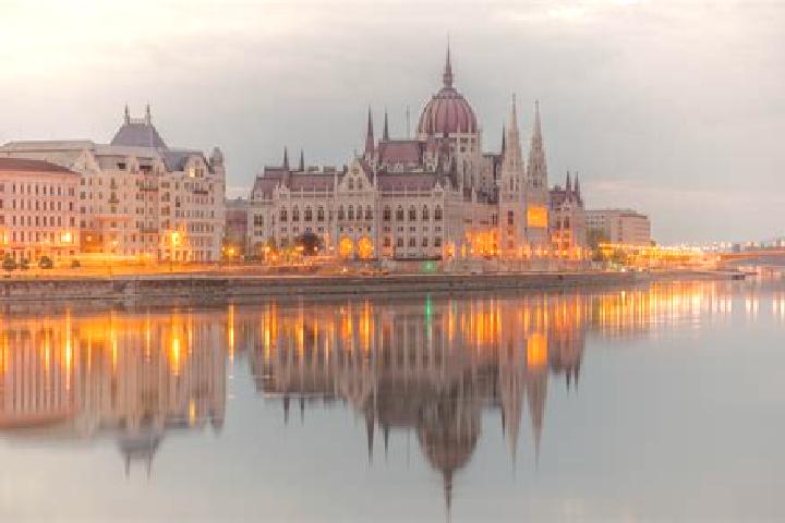 Naomi, 25 — Escort in Dad, Hungary